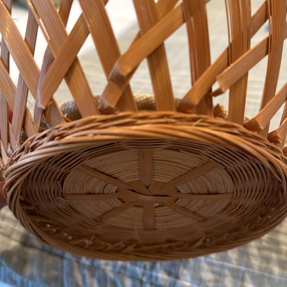 Vintage basket weave duck with blue ribbon. - Picture 7 of 7